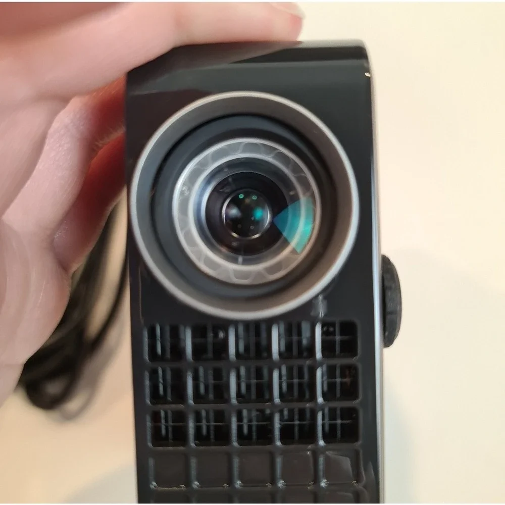 Dell M110 Ultra-Mobile DLP Projector Black with Case‎ and Cables WXGA 300 Lumens